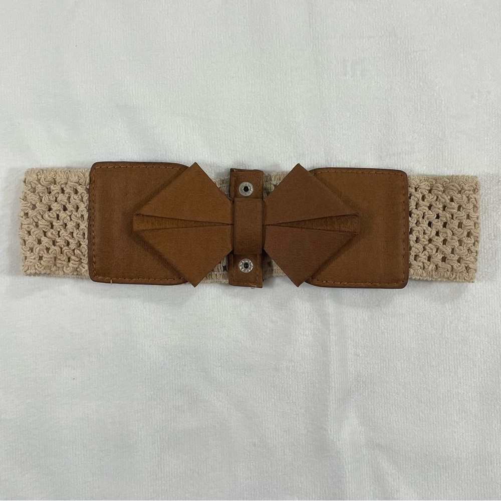 NWOT Brown and Tan Crocheted Belt Large Bow Accent Size S/M 24” Waist Stretchy